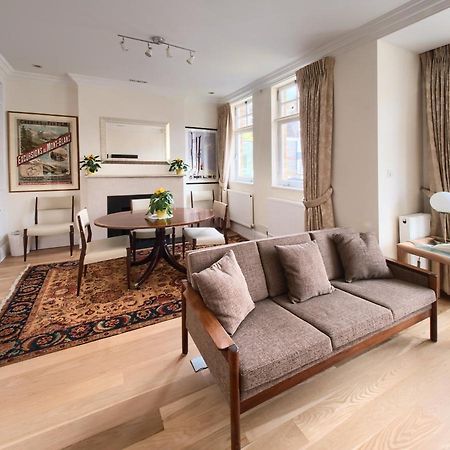 Serene Townhouse With Parking Londen Buitenkant foto