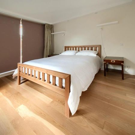 Serene Townhouse With Parking Londen Buitenkant foto
