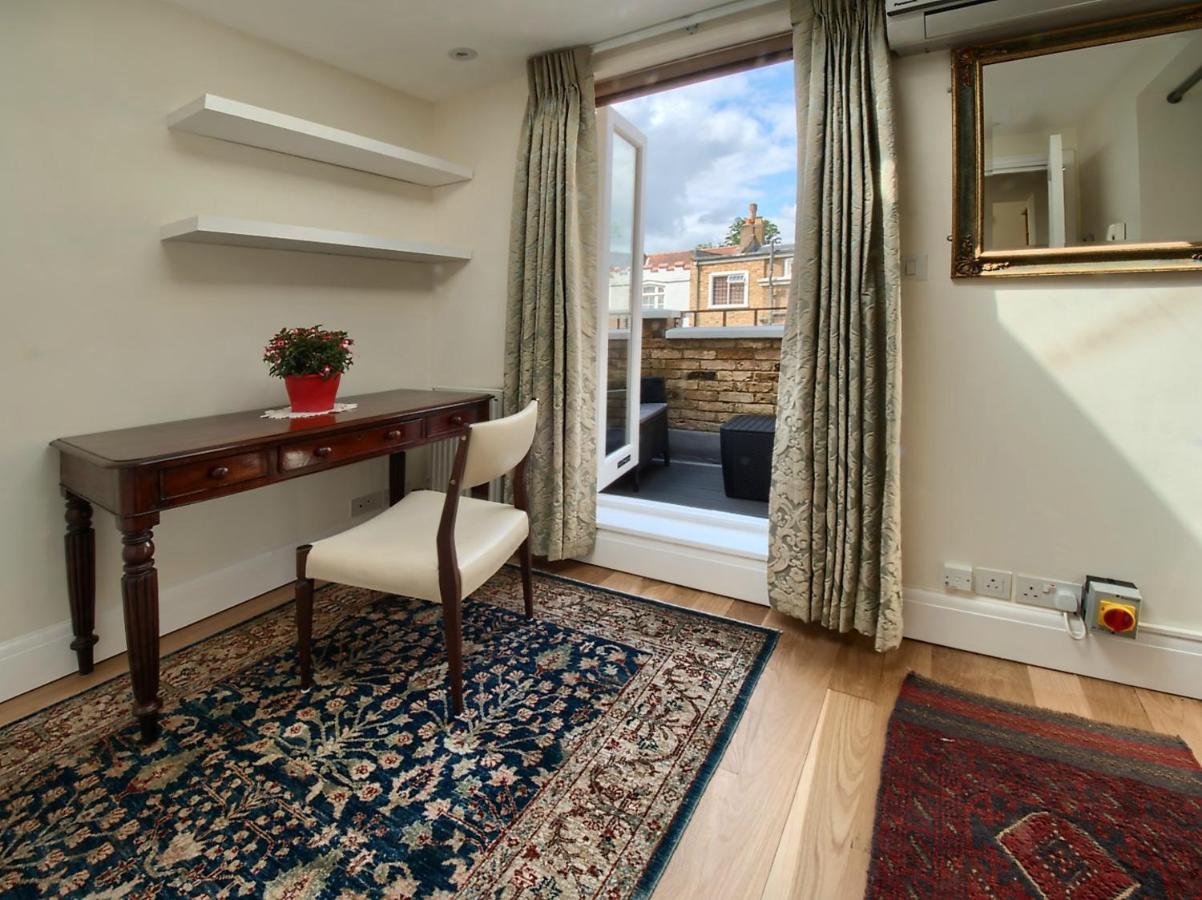 Serene Townhouse With Parking Londen Buitenkant foto
