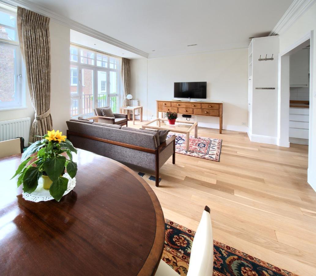 Serene Townhouse With Parking Londen Buitenkant foto