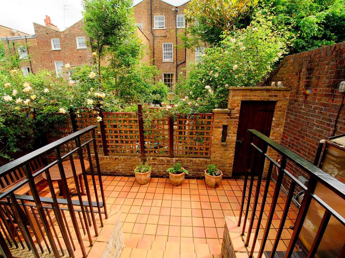 Serene Townhouse With Parking Londen Buitenkant foto